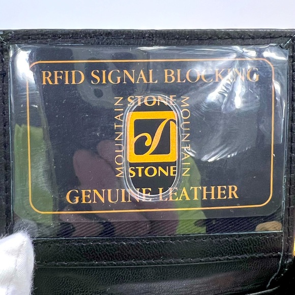⭐️STONE MOUNTAIN💯MENS BLACK LEATHER WALLET W/RFID PROTECTION, INTERIOR ZIPPER - Picture 5 of 16